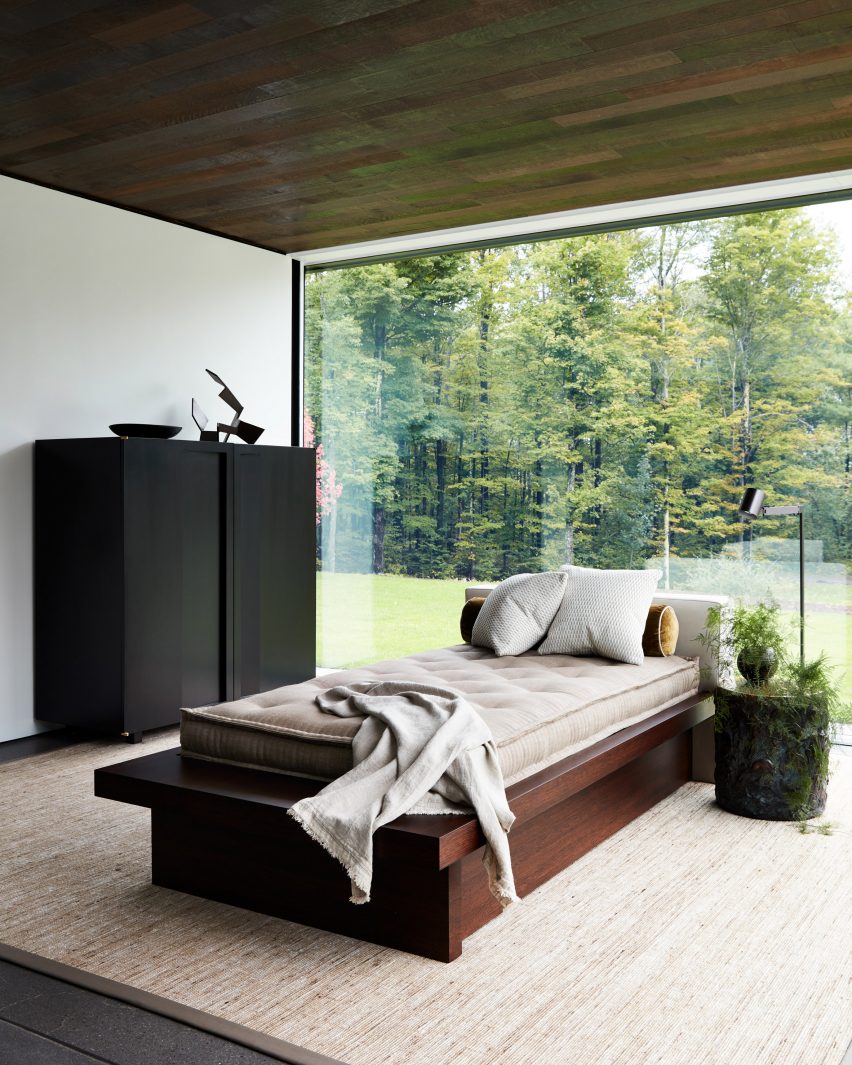 Columbia County glass house residence by Drake/Anderson in upstate New York