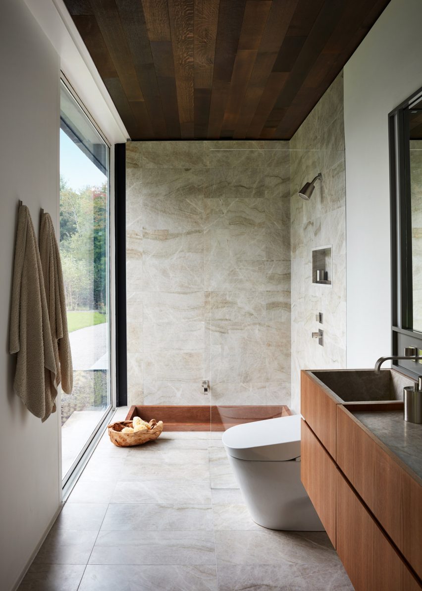 Columbia County glass house residence by Drake/Anderson in upstate New York