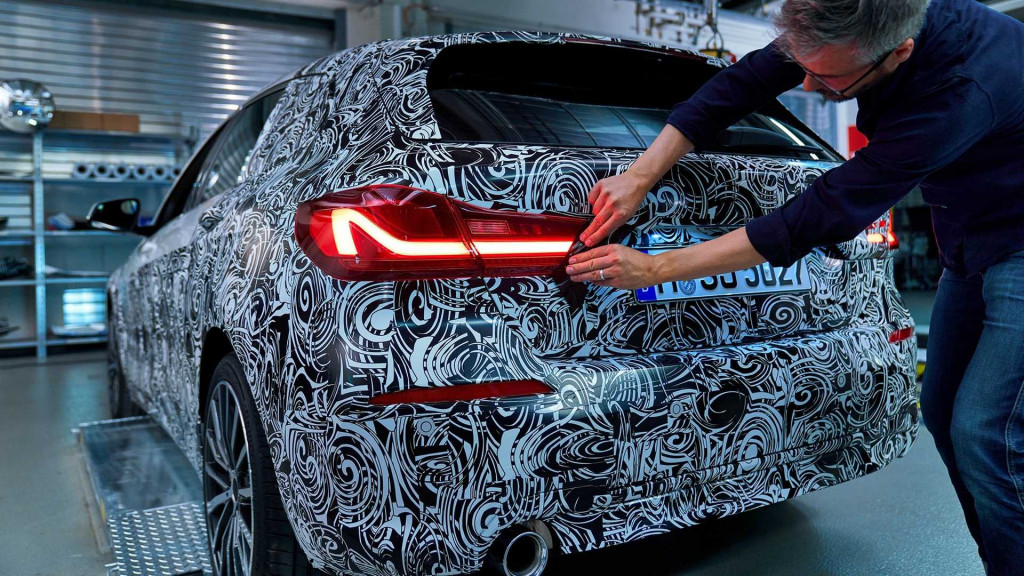 Teaser for 2019 BMW 1-Series hatchback Teaser for 2019 BMW 1-Series hatchback
