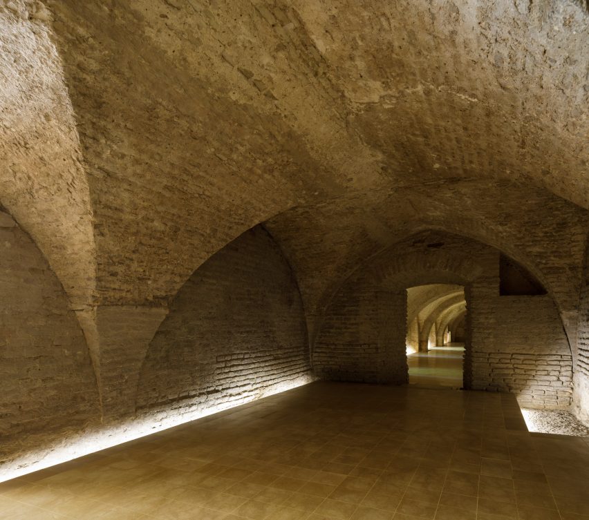 Real Alcazar by Reina and Asociados