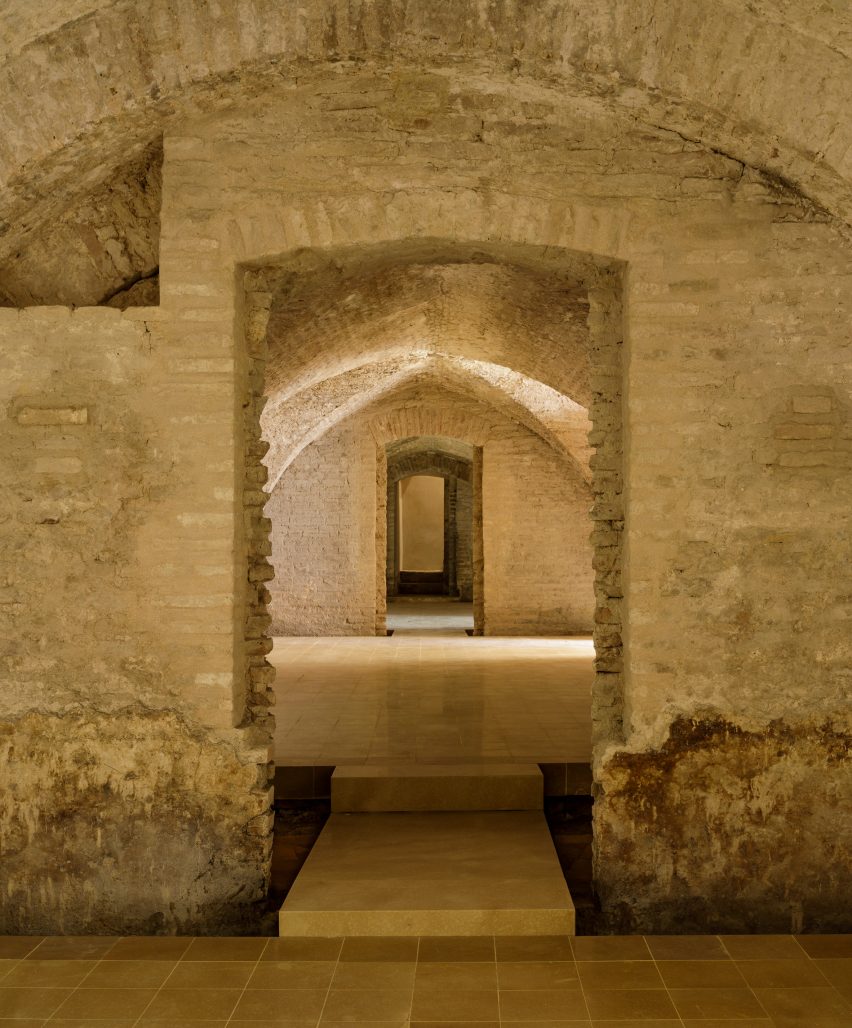 Real Alcazar by Reina and Asociados