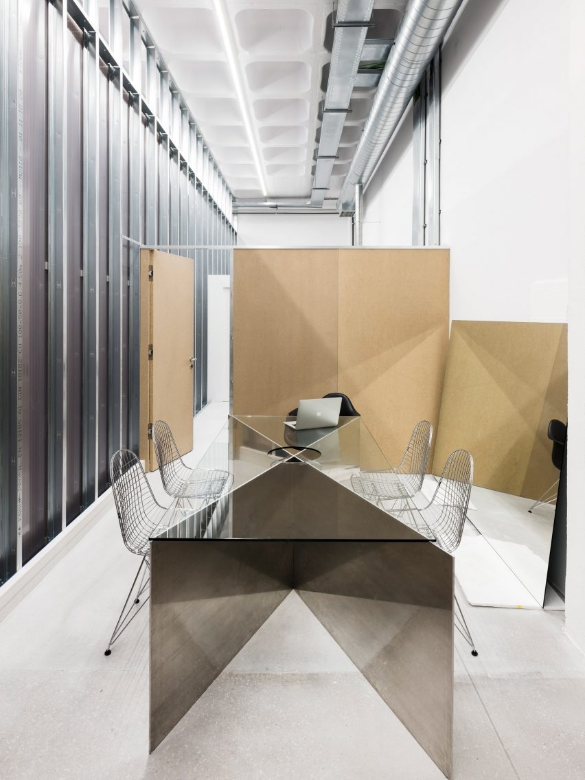 Tem-plate store by Gonzalez Haase AAS