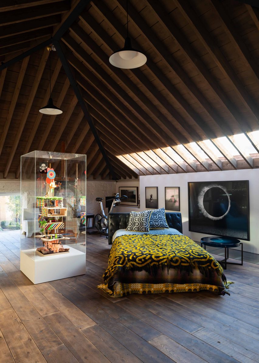 D2 Townhouse by Jake Moulson