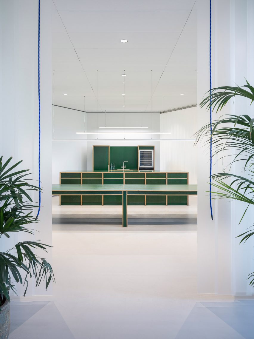 Flowpolis office designed by Space Encounters