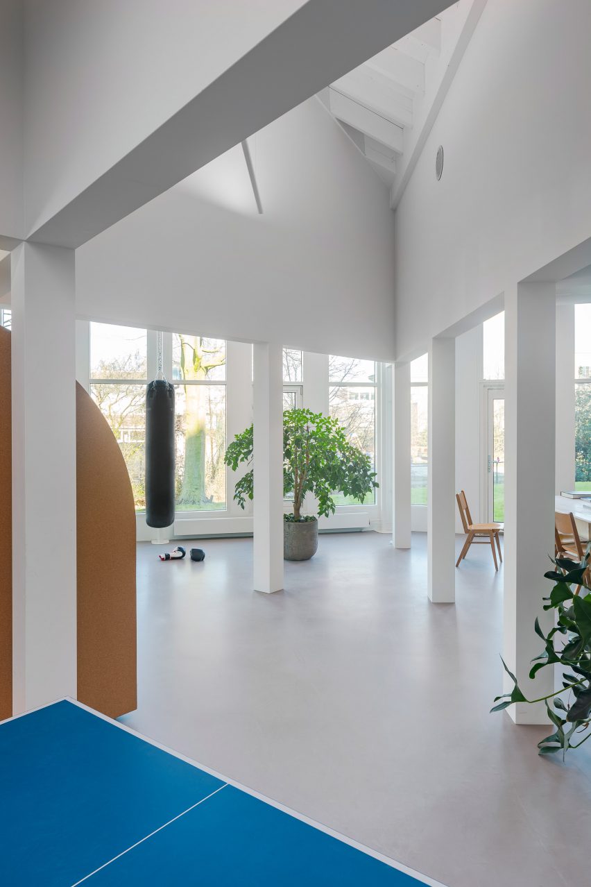 Flowpolis office designed by Space Encounters