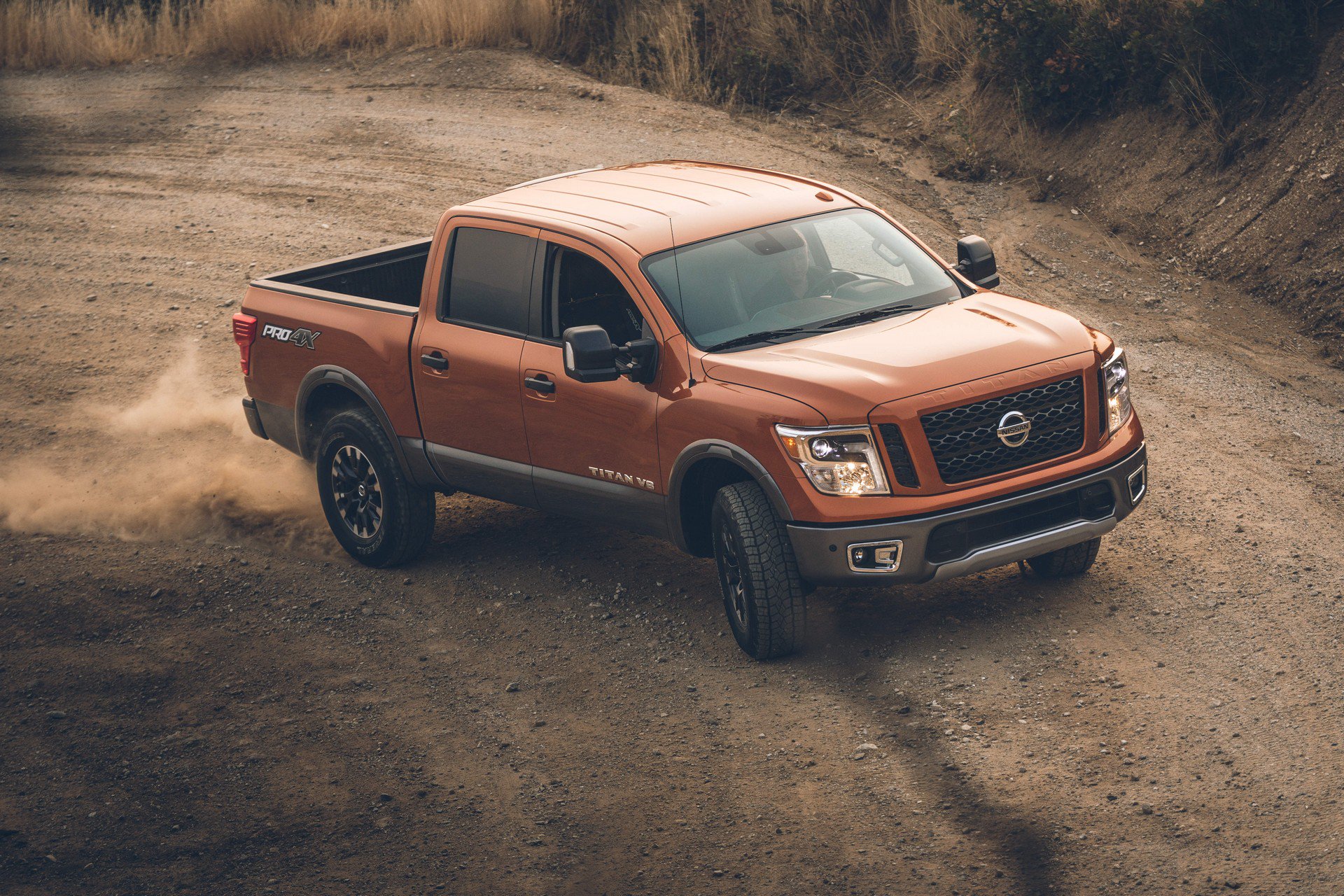 2019-Nissan-Titan-20