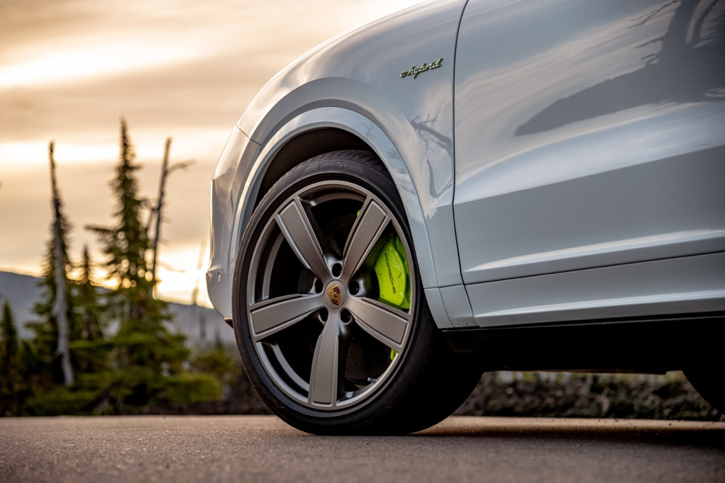 2020 Porsche Cayenne Turbo S E-Hybrid 