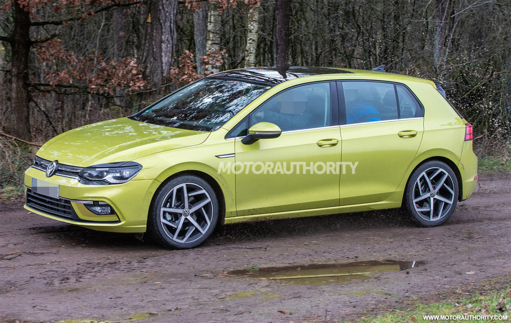 2020 Volkswagen Golf spy shots - Image via S. Baldauf/SB-Medien