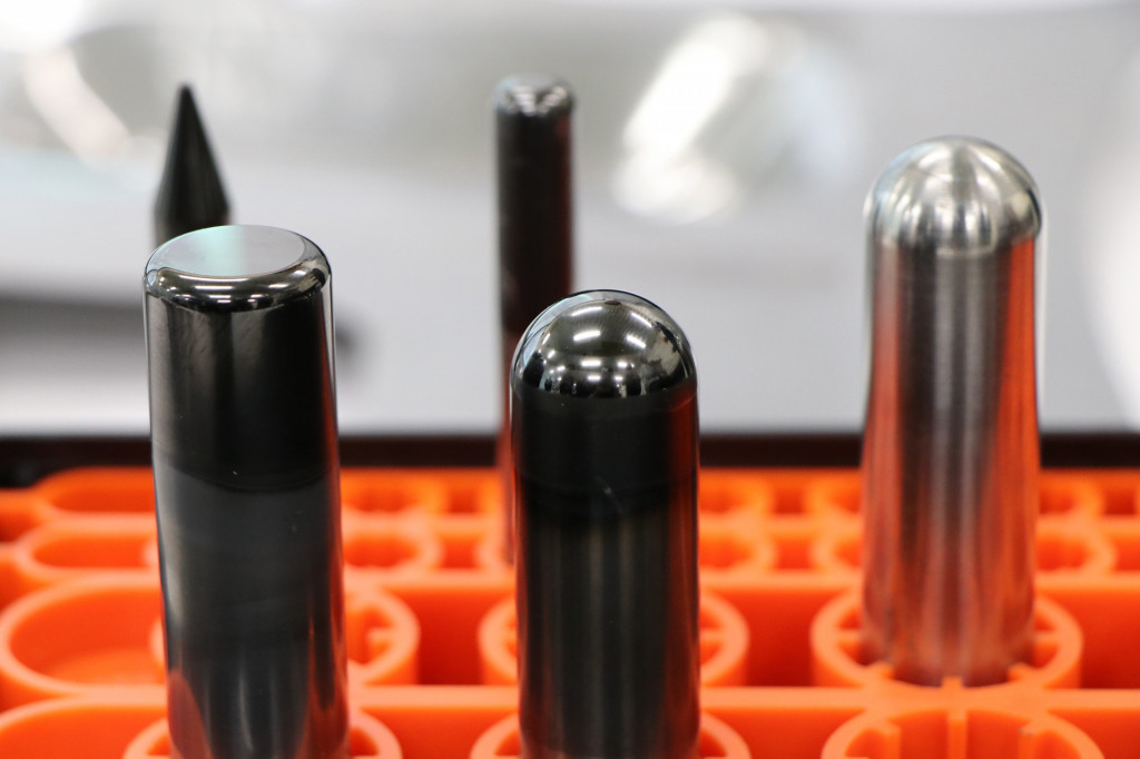 Nissan develops dual-sided dieless forming technique