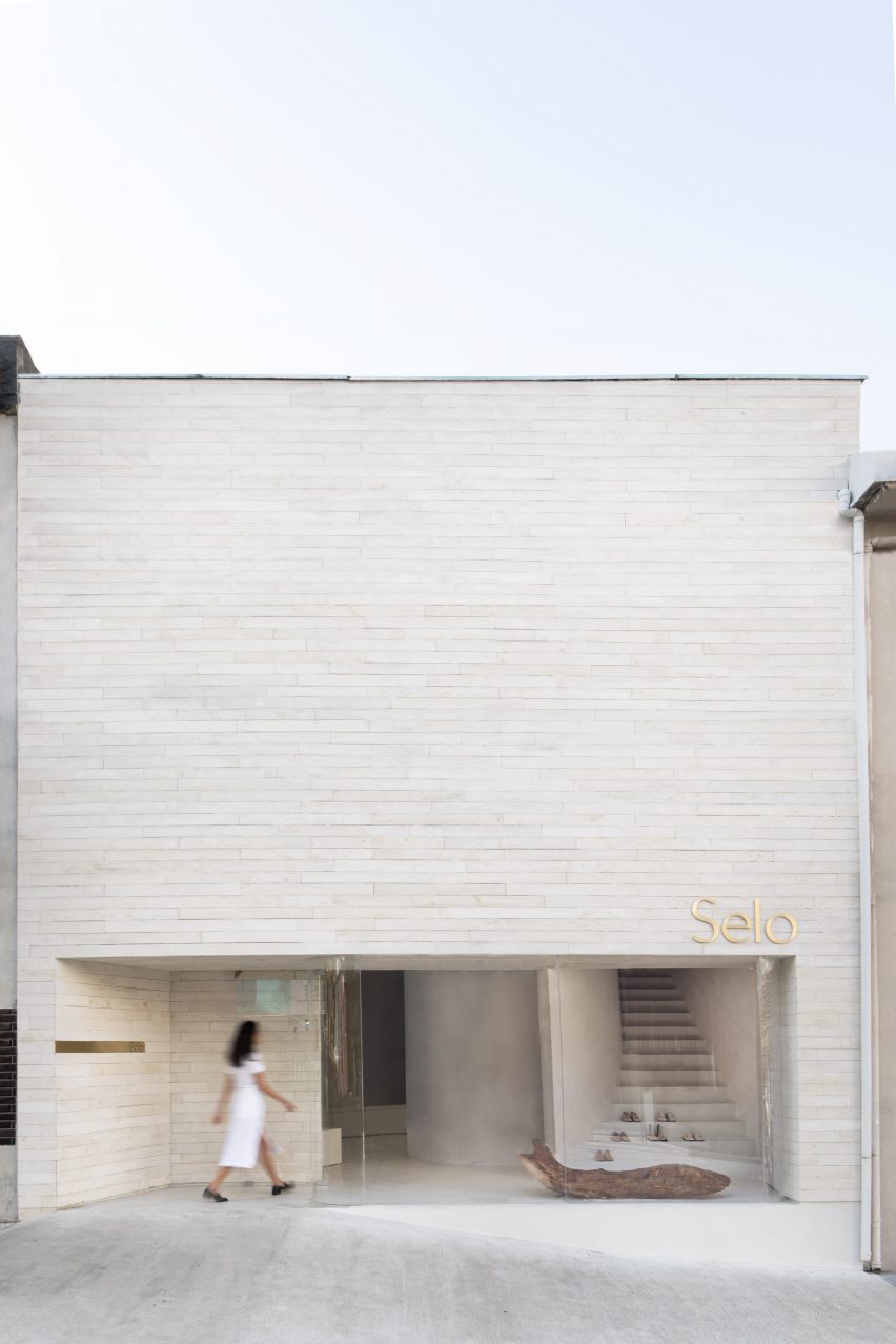 Selo Shoe Store by MNMA