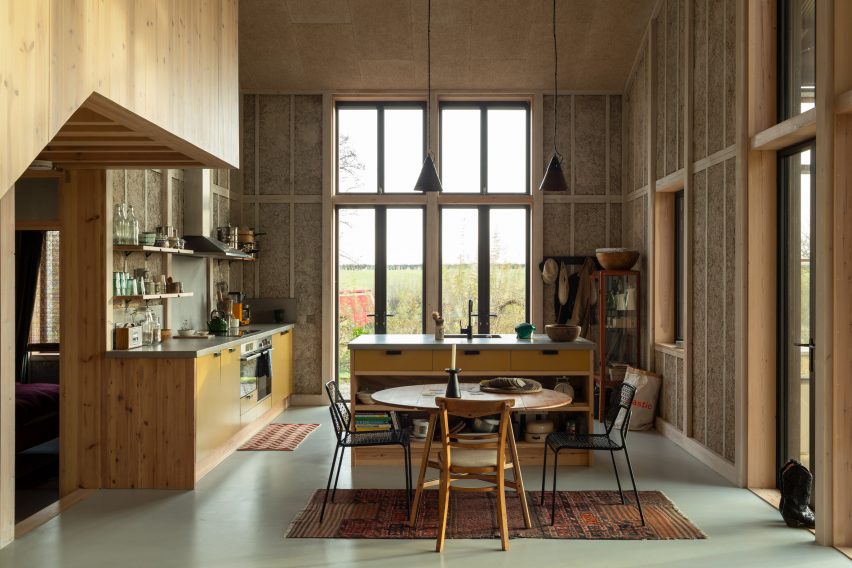 Flat House on Margent Farm, Cambridgeshire by Practice Architecture
