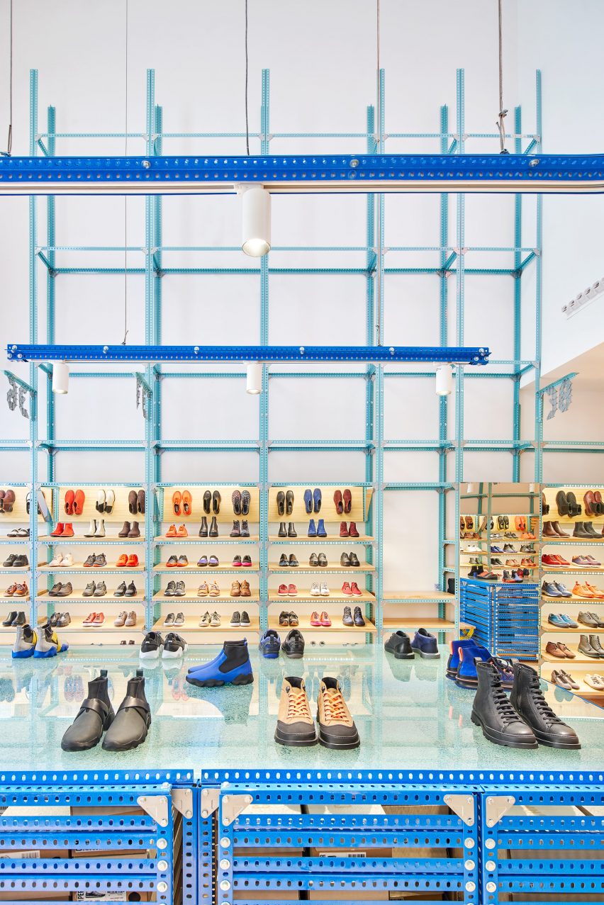 Camper store by Jorge Penades in Malaga