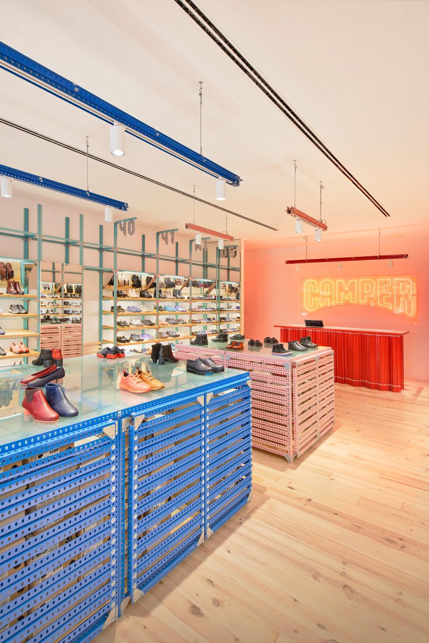 Camper store by Jorge Penades in Malaga