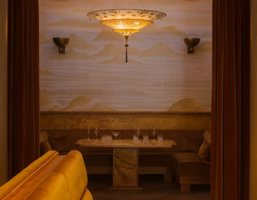 Nolinski restaurant in Paris, designed by John Whelan