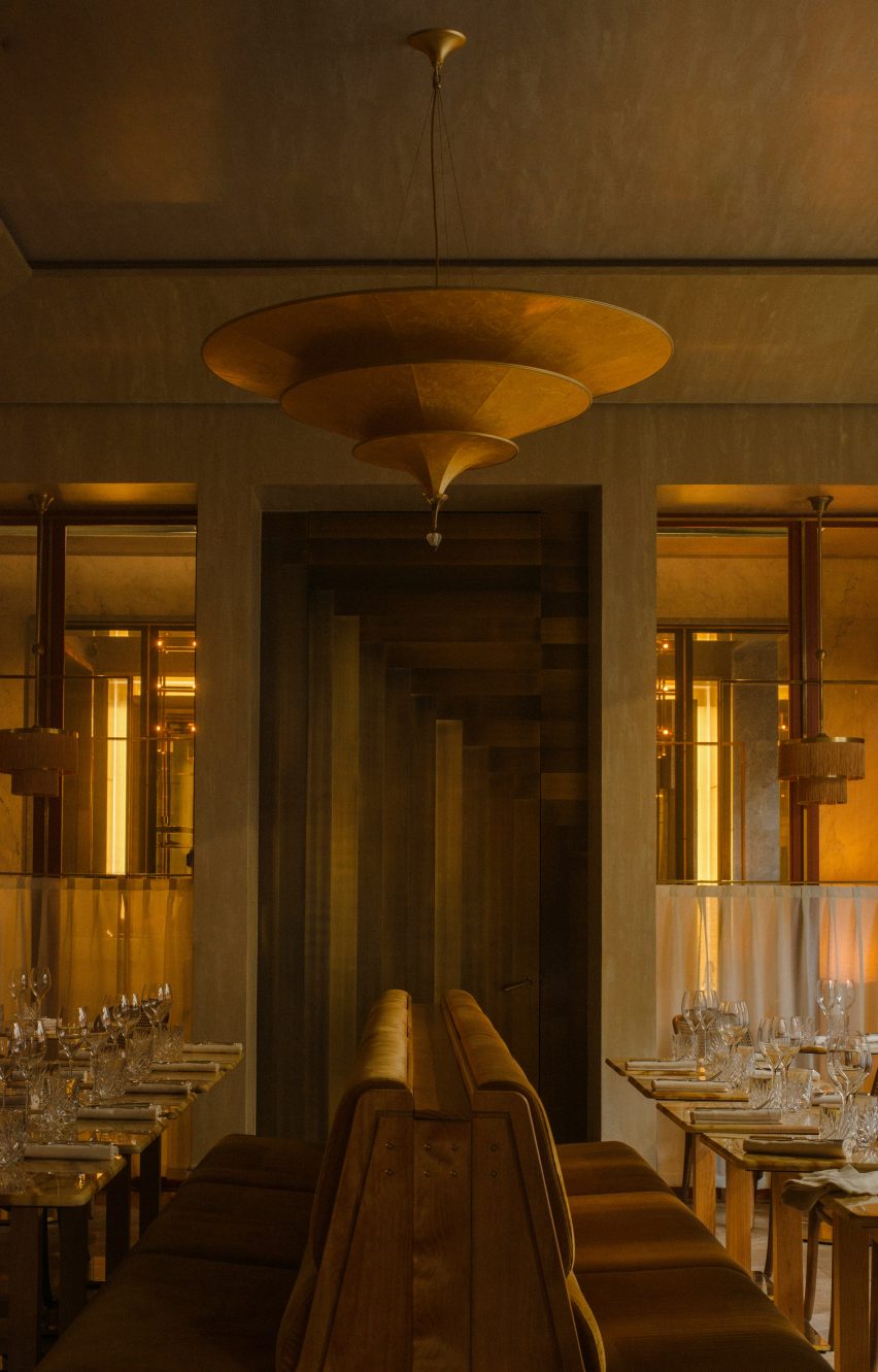 Nolinski restaurant in Paris, designed by John Whelan