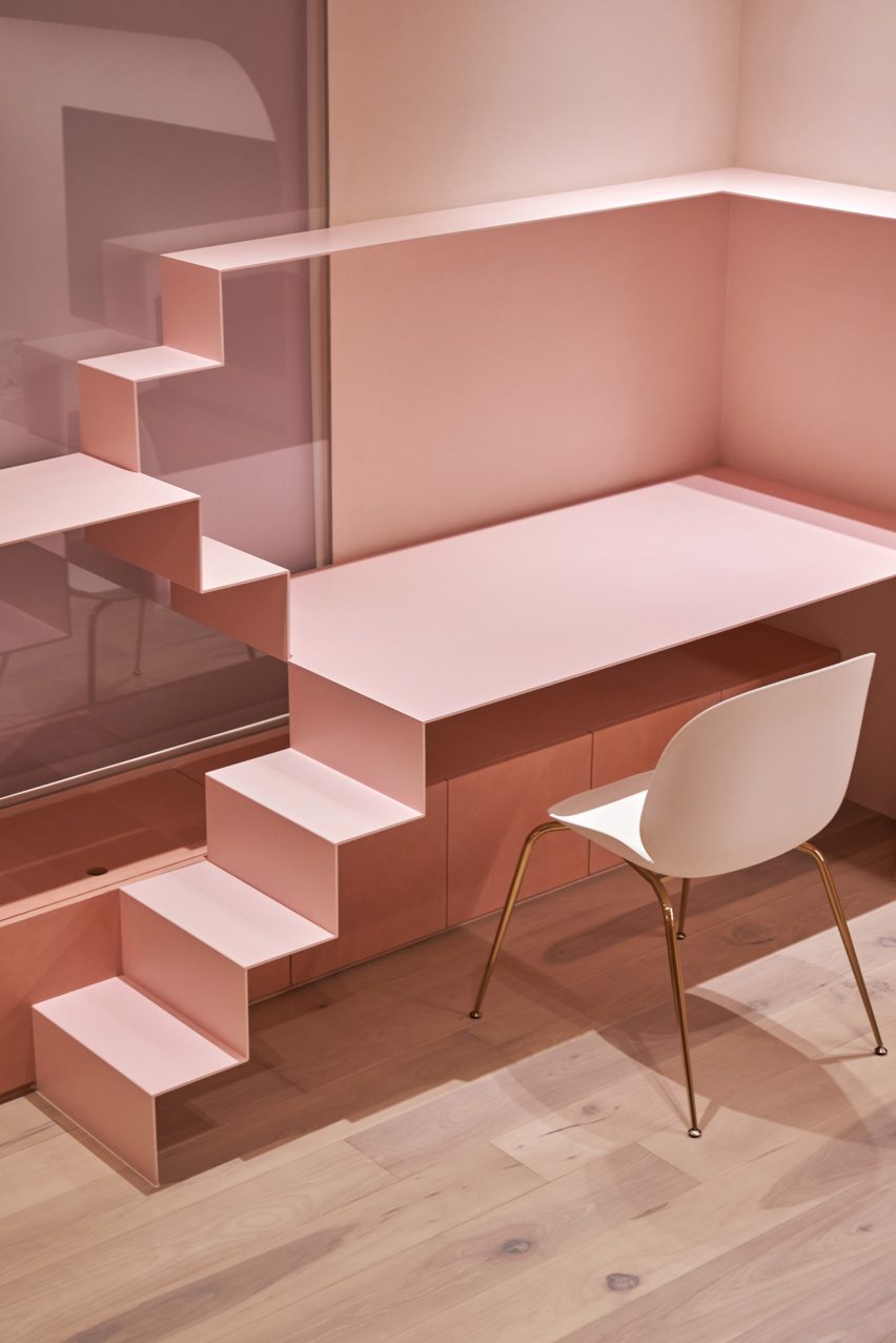 Cats' Pink House by KC Design Studio