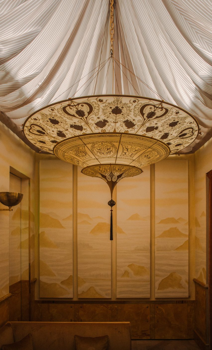 Nolinski restaurant in Paris, designed by John Whelan