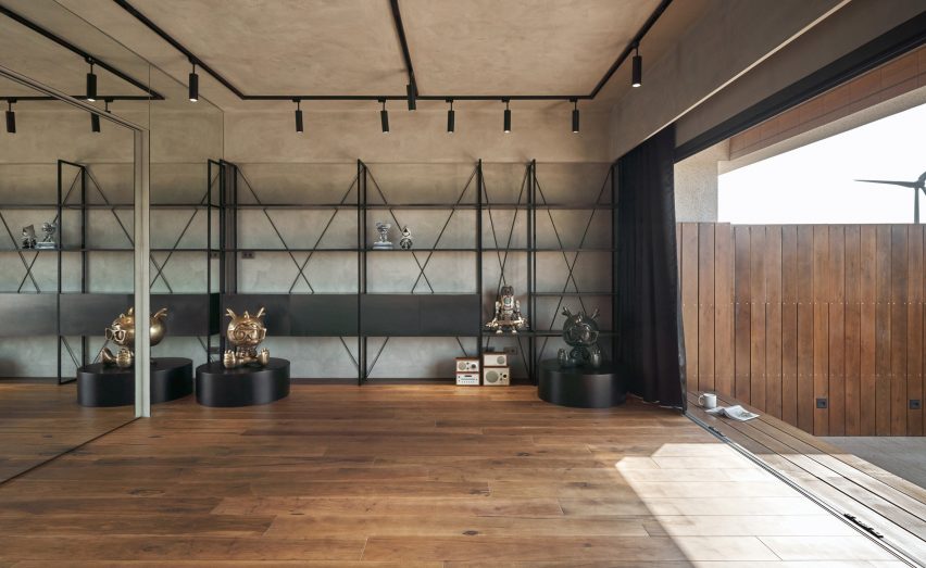 Cats' Pink House by KC Design Studio