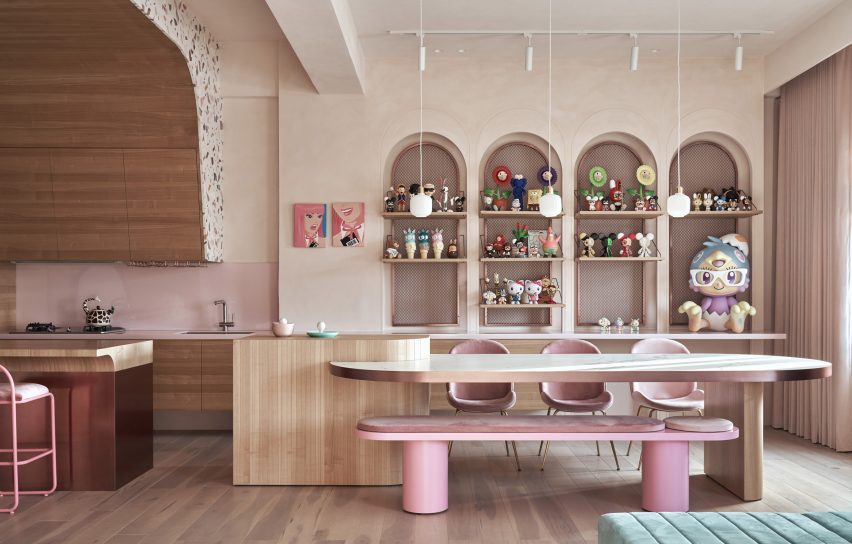 Cats' Pink House by KC Design Studio