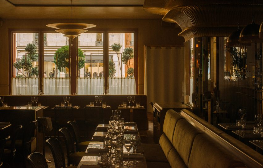 Nolinski restaurant in Paris, designed by John Whelan