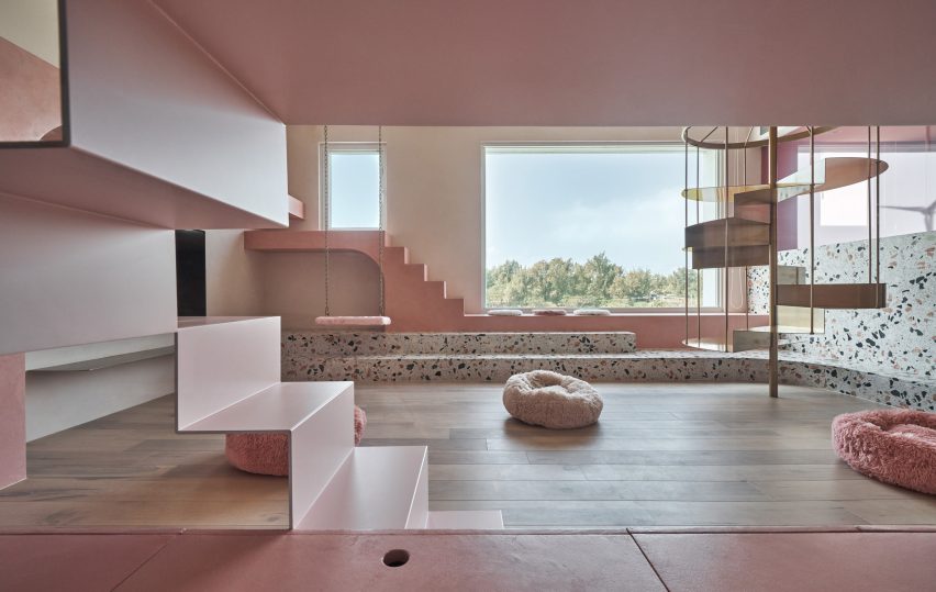 Cats' Pink House by KC Design Studio