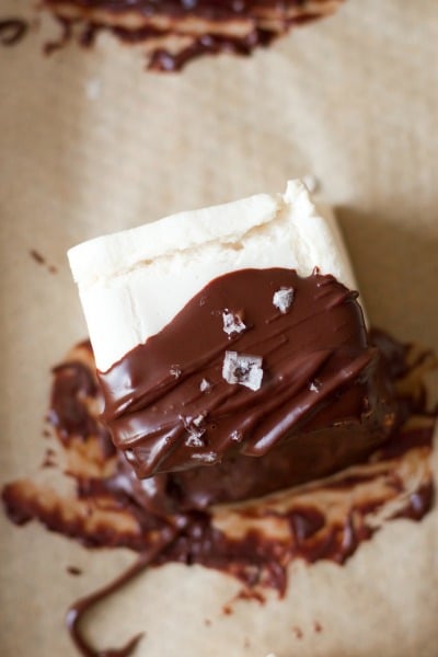 Healthy Chocolate Peppermint Marshmallows are so festive and special for the holidays! These real food, naturally sweetened marshmallows are easy to make, a fun treat to snack on, delicious in hot chocolate, and perfect as a homemade holiday gift! | Recipes to Nourish