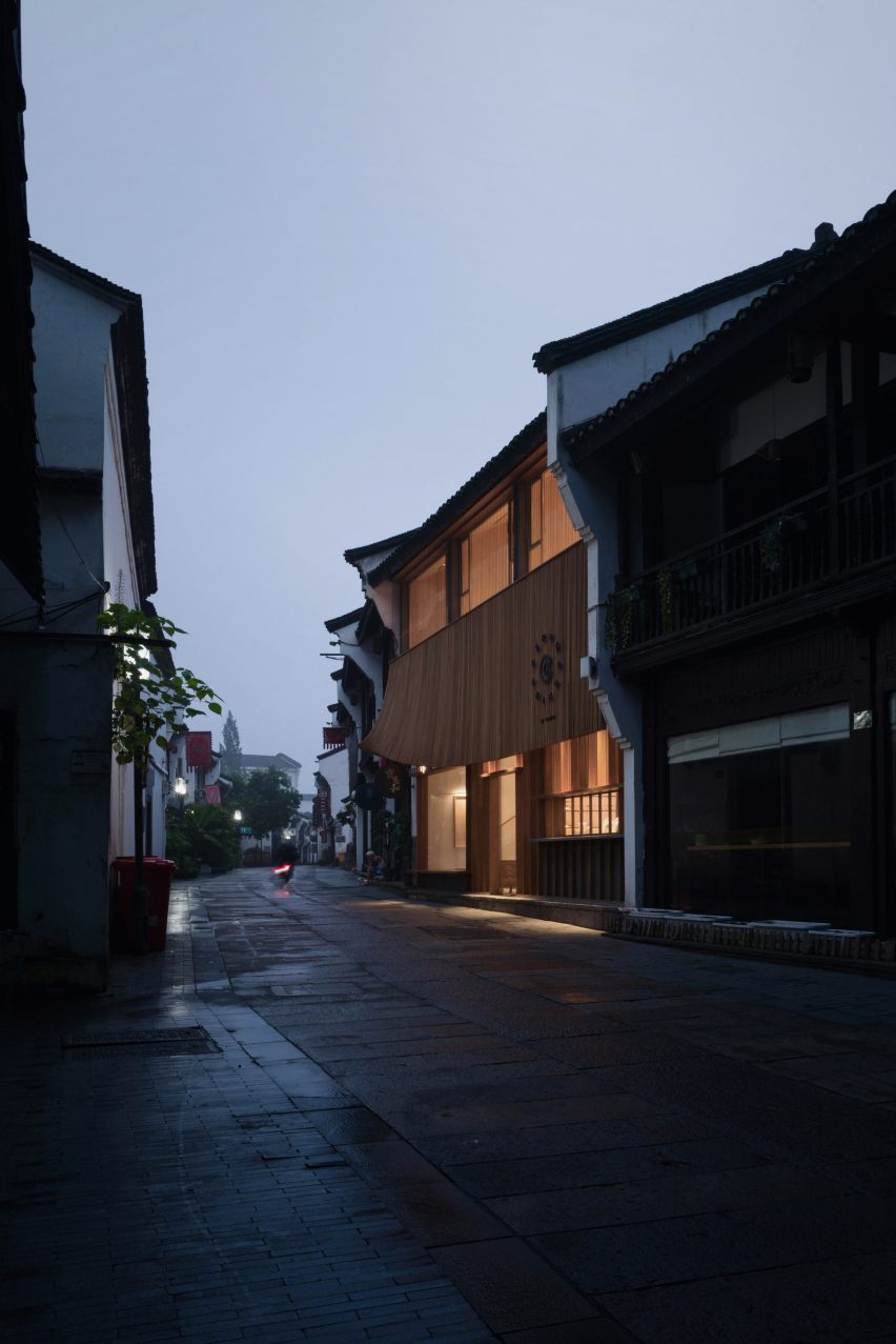 Random Art Space by Air Architects